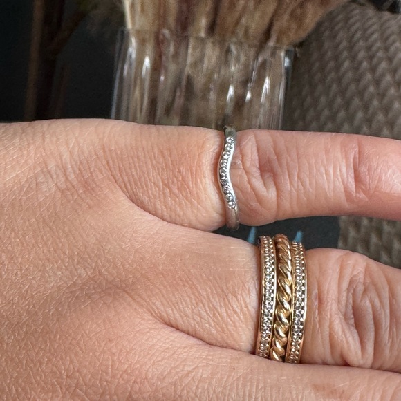 Tiffany&Co Platinum Curved Wedding Band *PRICE Is FIRM* - Picture 12 of 17